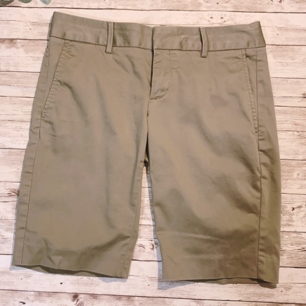 BANANA REPUBLIC